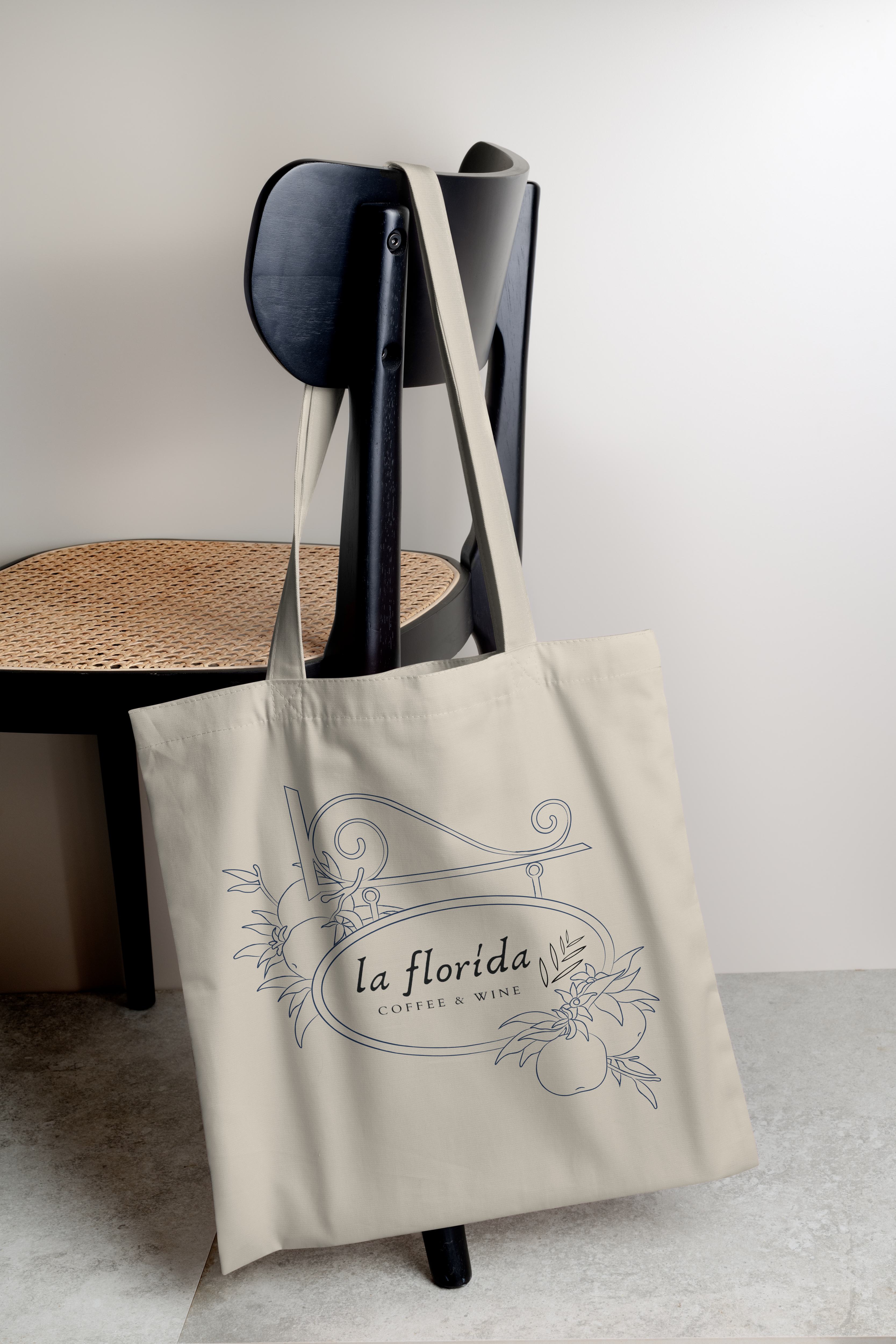 La Florida graphic on a tote bag